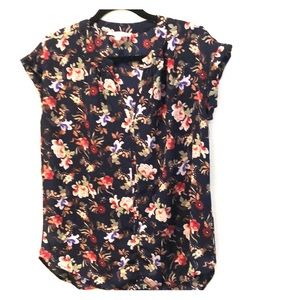 Casual flowery blouse
